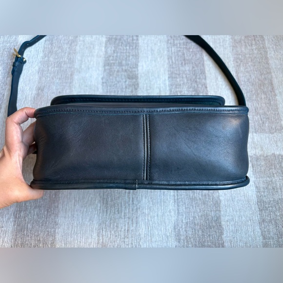COACH Vintage City Navy Blue Leather Crossbody Shoulder Bag
Handbag Purse 9790 - Picture 6 of 13